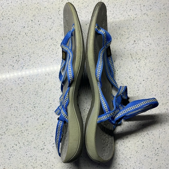 💙💙KEEN Sandals 💙💙 - Picture 2 of 4